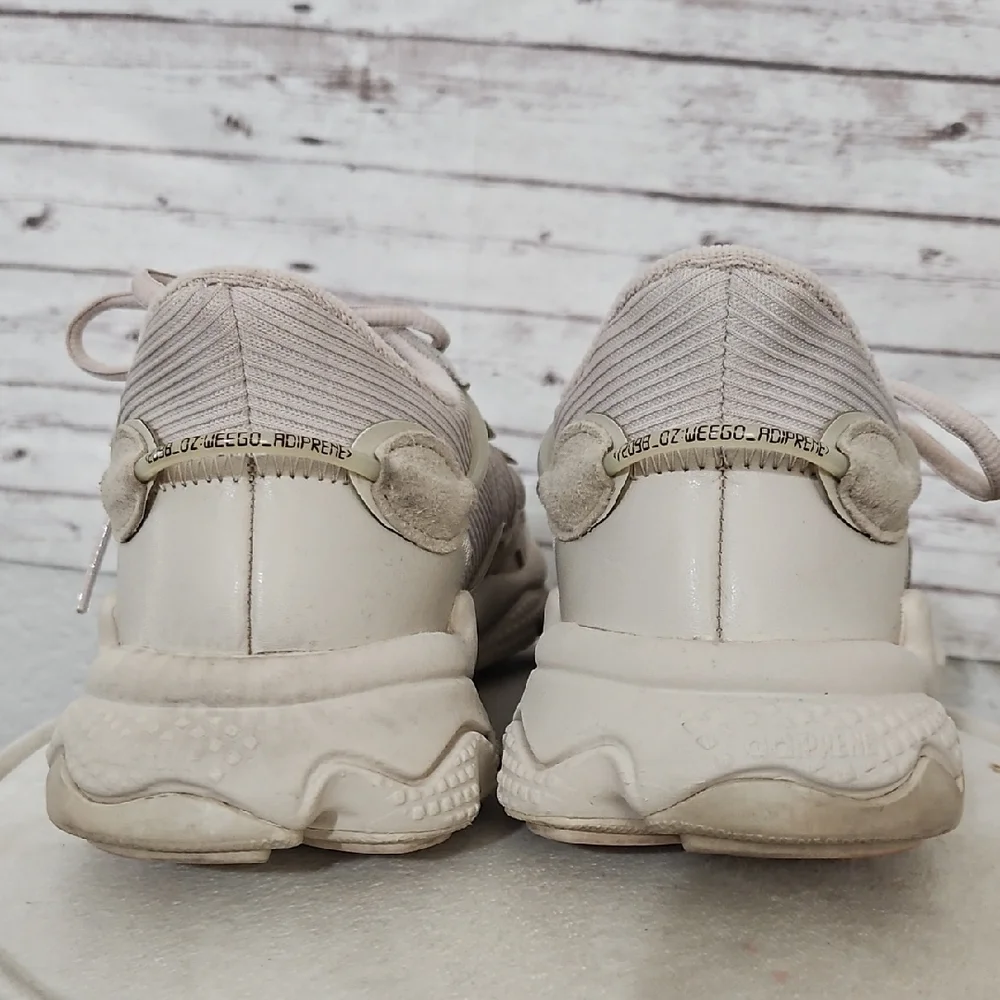 adidas Ozweego Sneakers in Beige and Cream - Picture 2 of 6